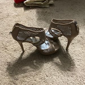 Vera Wang ran heels